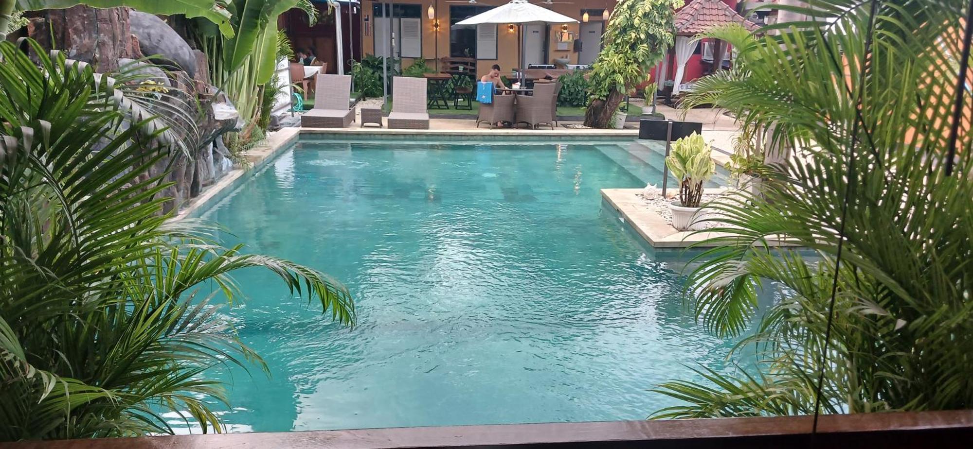Dewi Sri Guesthouse Mataram Exterior photo