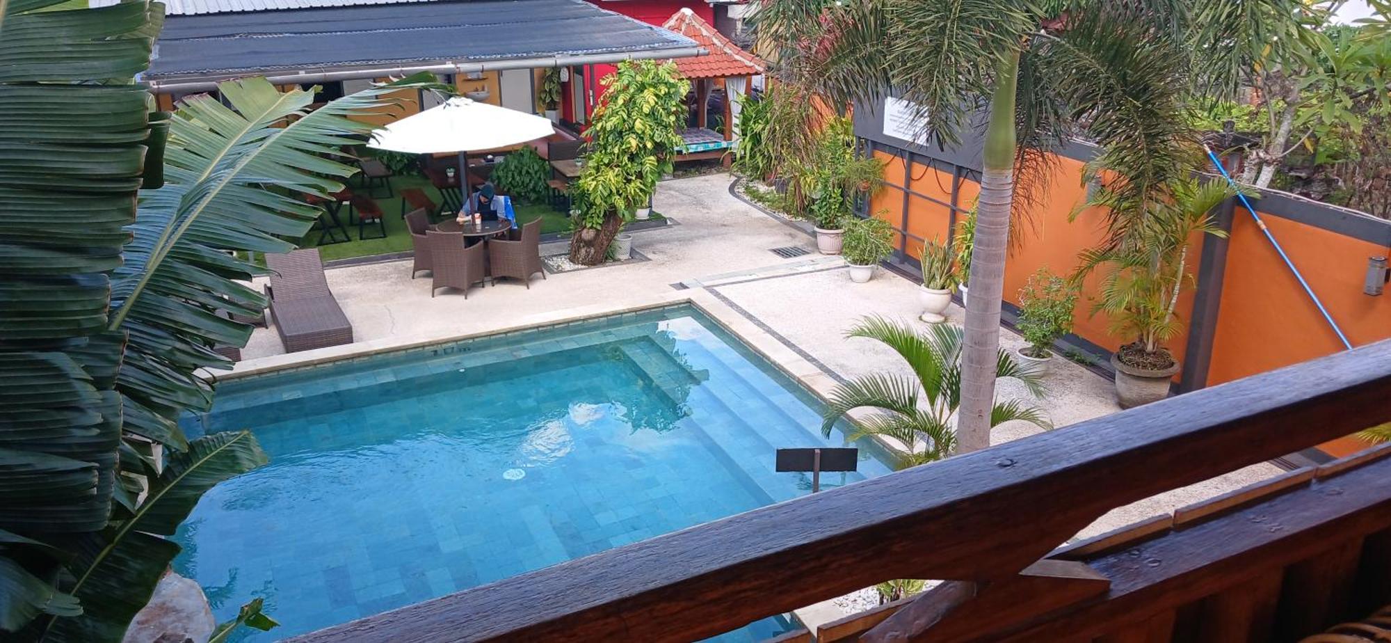 Dewi Sri Guesthouse Mataram Exterior photo