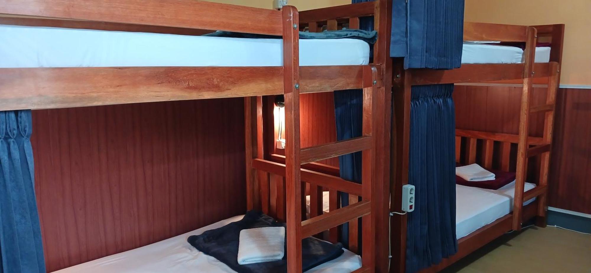Dewi Sri Guesthouse Mataram Exterior photo